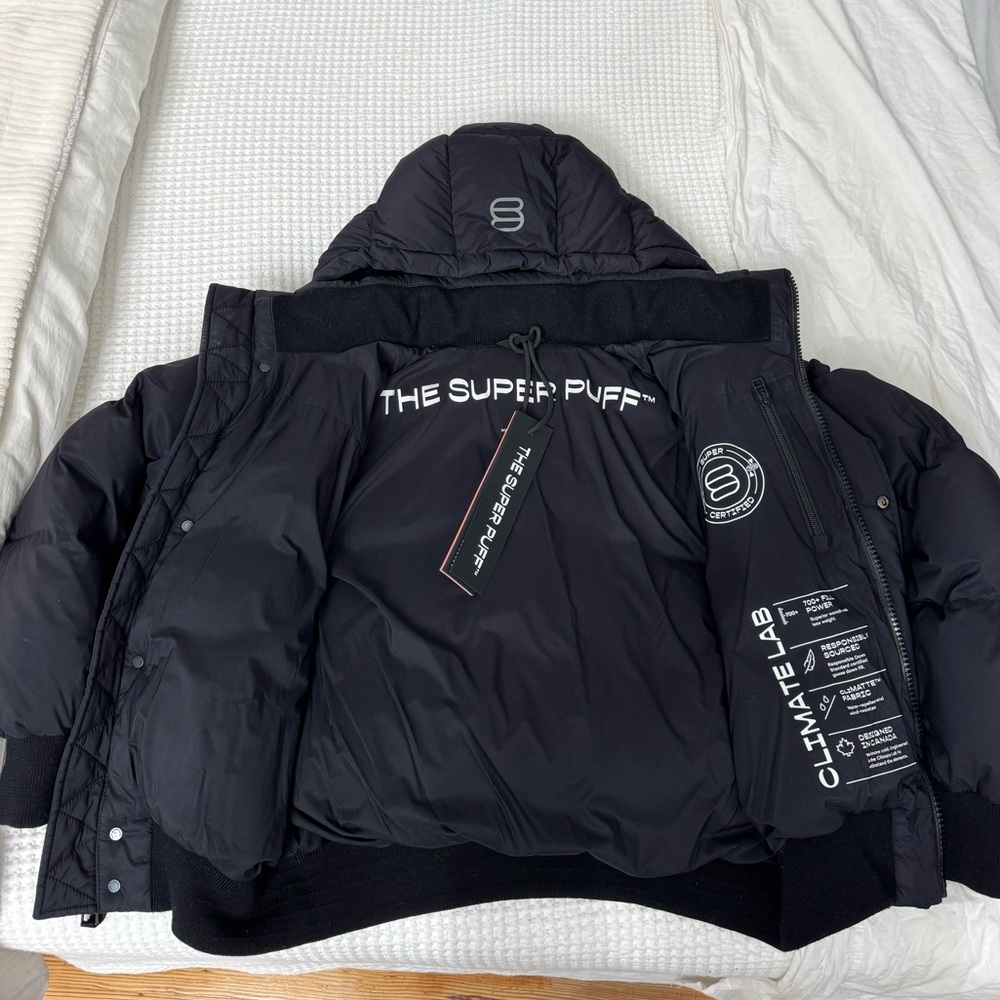 Aritzia Superpuff - Bomber style